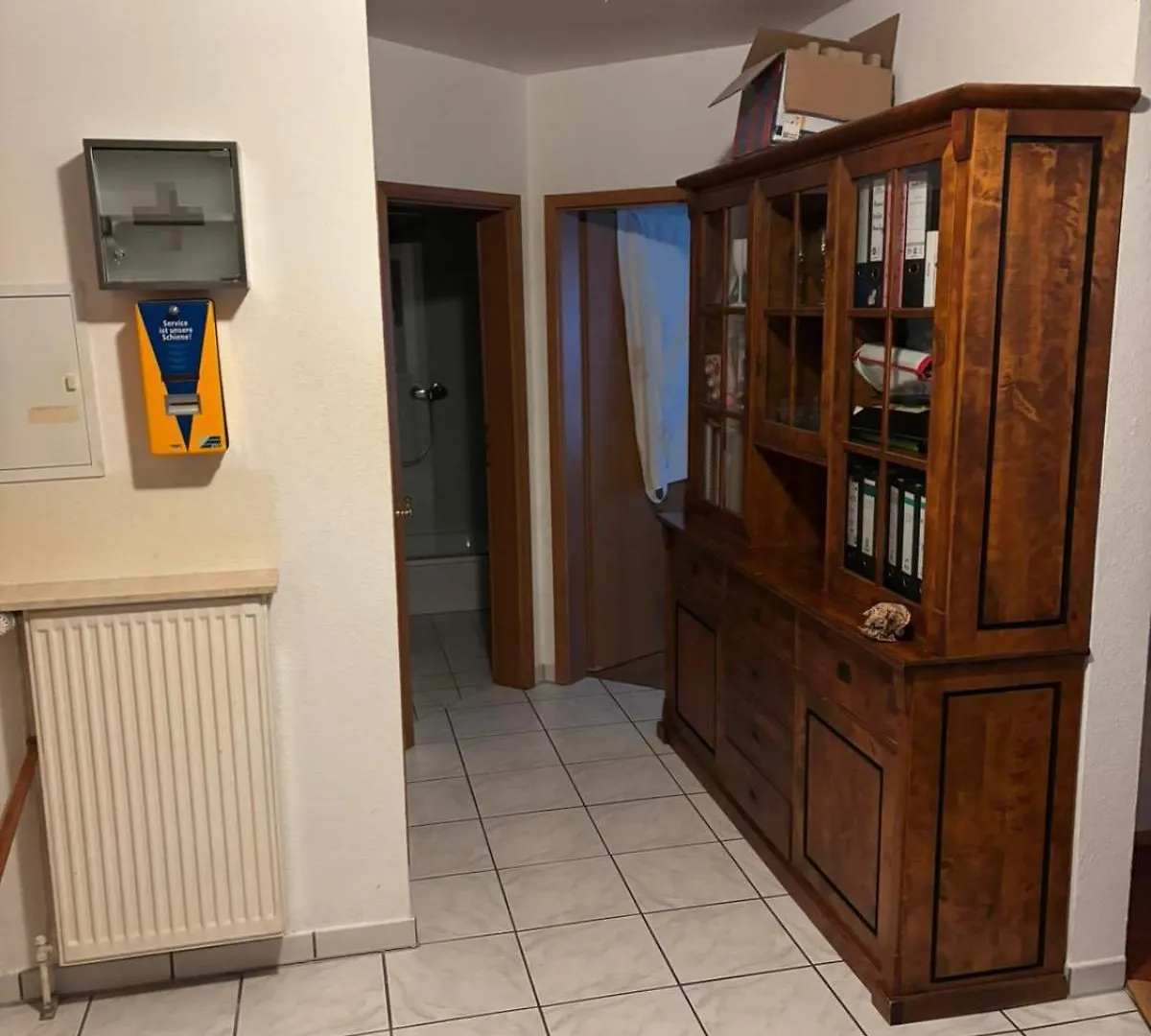 Zentrale Wohnung Naehe Flughafen Und Messe Köln Vendégház